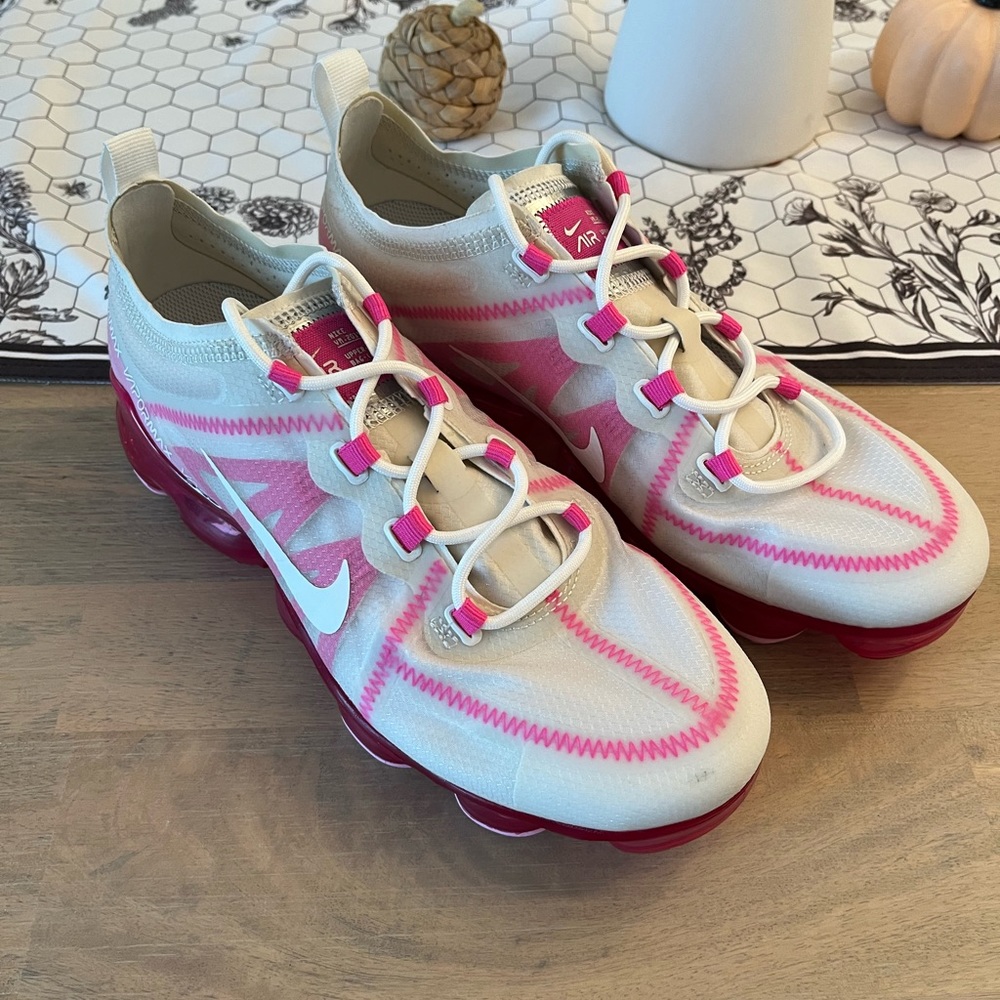 Nike womens vapormax size 9
